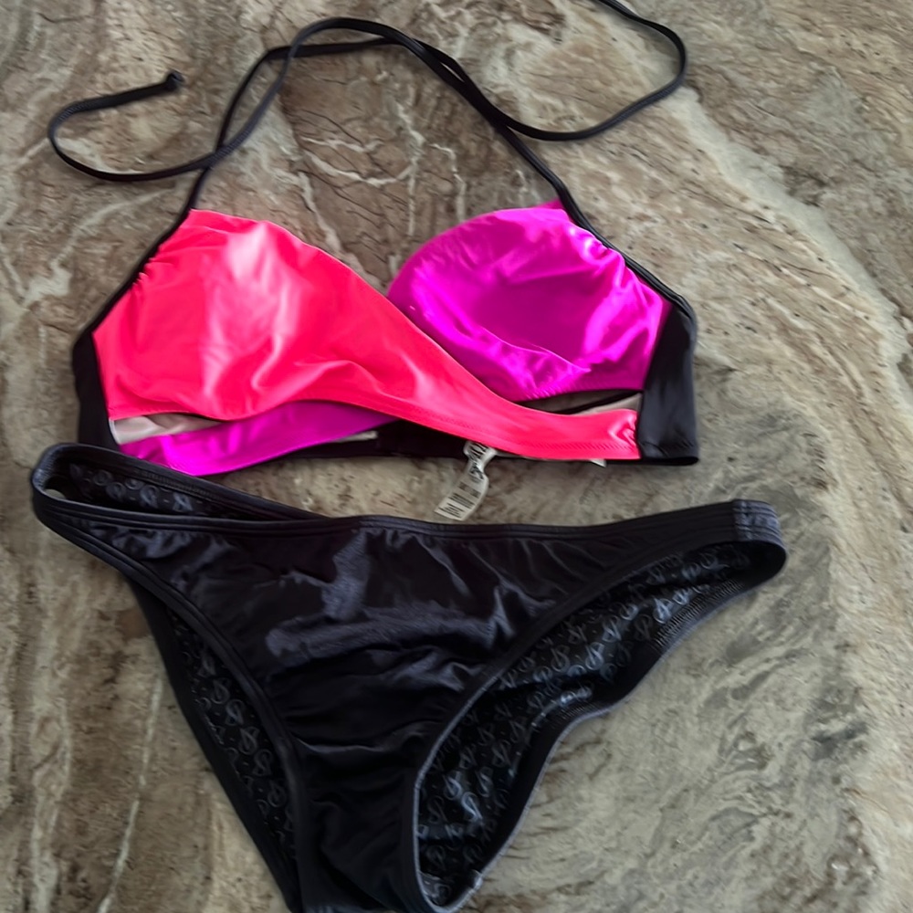 Pink top & VS bottom
